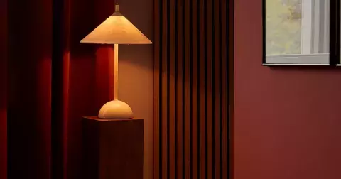 Jak prosvětlit byt: 12 dekor kousků v stylové růžové a vínové barvě