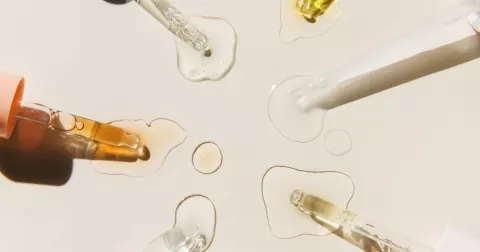 Zimní dávka hydratace: 7 nejlepších sér pro suchou pleť