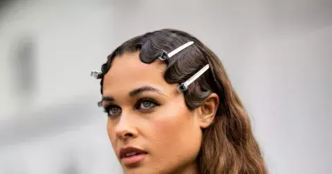 Účes i pro krátké vlasy: Jak na dramatické a uhlazené Marcelovy vlny