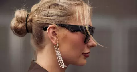 Účesy podzimu 2024: 5 drdolů, které i jemným vlasům dodají objem
