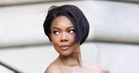 Mikádo roku 2025: Troufalý cheekbone bob je plný francouzského půvabu