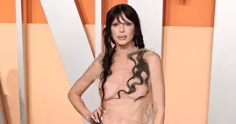 Nuda v LA: Oscary 2025 okořenila zklamaná Moore a téměř nahá Fox