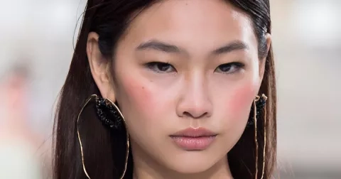 Make-up trend roku 2025: Igari líčení dodá pleti mladistvost a svěžest