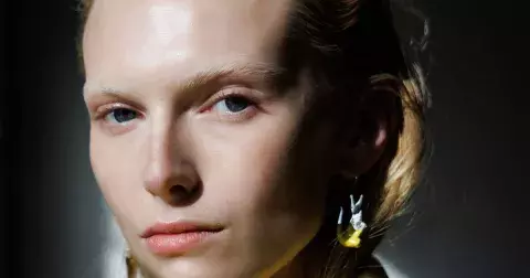 Může vám parfém víc než vonět? Ano! Tento vám zvedne náladu i energii