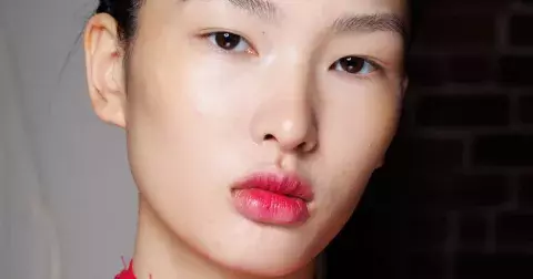 Top 6 matných rtěnek roku 2025 pro přirozeně šťavnaté rty