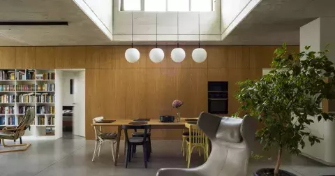 Rodinný dům Prievidza: Atrium a světlík jako srdce moderního bydlení