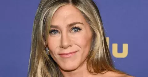 Ze světa celebrit: Aniston randí s Pascalem, Bieber nejí a nespí