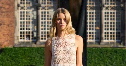 Šaty roku 2025: 10 háčkovaných šatů, ve kterých strávíme celé léto