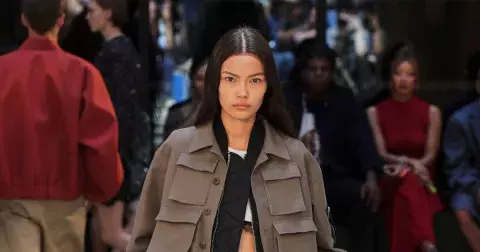 V roce 2025 dodá kontroverzní cargo sukně outfitům úplně nový náboj