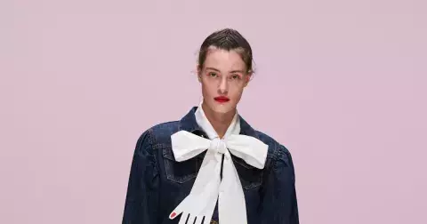 10 nejlepší barell jeans pro rok 2025, které zalichotí každé postavě