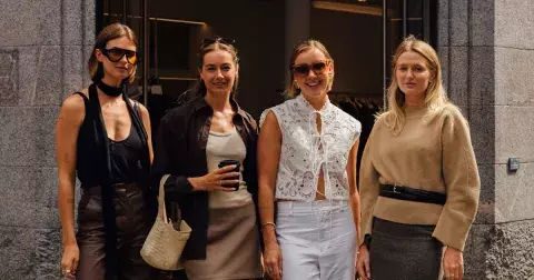 Léto 2025: 12 stylových kousků v tónech kávy do práce, i na víkend