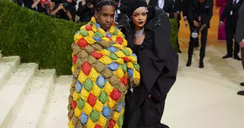 Rihanna očekává svého prvního potomka!