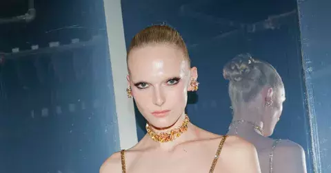 Alex Consani v roce 2025 dává módnímu světu lekci radikální upřímnosti