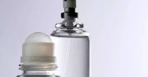 Minerální versus chemické deodoranty: Jak si vybrat a na co dát pozor