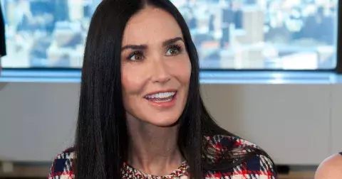 Demi Moore a 5 tipů, jak spoléhat na intuici a zářit v 62 letech