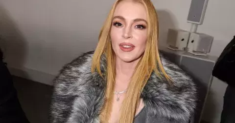 Květen 2025: Dua Lipa, Ewa Farna šokovaly Prahu, Lohan popírá plastiku