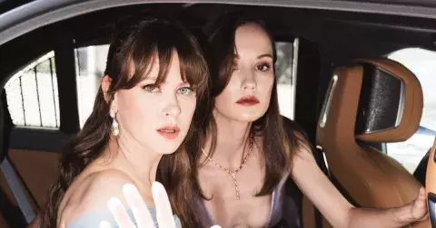 KVIFF 2025: Hvězdy červeného koberce zachyceny těsně před zahájením