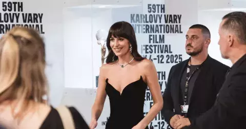 KVIFF 2025: Dakota Johnson předvedla nejen svou krásu, ale i pokoru