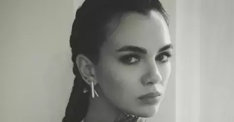 Okouzlila Majka Spirita i Vary: Výrazné róby tajemné Marii Dušičky