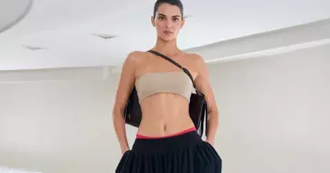 Nejpohodlnější kalhoty roku 2025? Harémový střih hlásí velký comeback