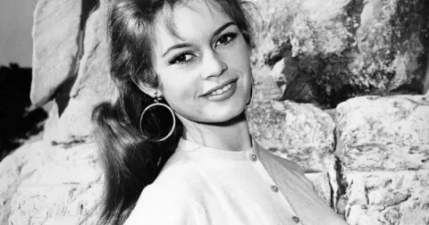 10 nadčasových kardiganů, bez kterých se na podzim neobejdete