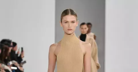 10 elegantních kožených sandálků pro léto 2025 na víkend, i do práce