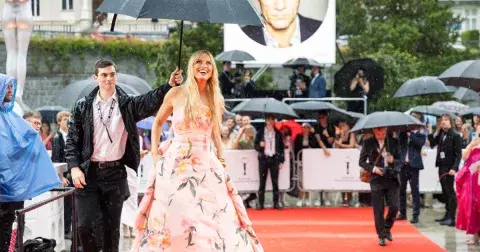 Sledujte zahájení 59. ročníku KVIFF 2025: Živě z červeného koberce