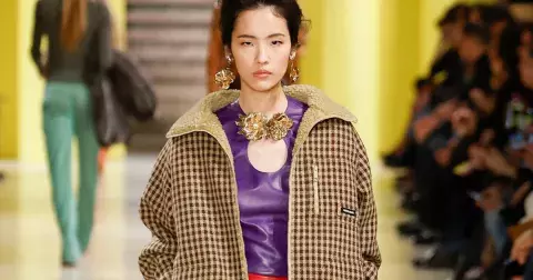 Móda podzim 2025: 6 největších trendů a tipy, kde je koupit právě teď