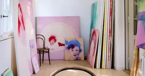 Prague Art Week 2025: Objevte mladé umění, které kuráž nechybí