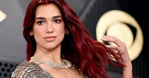Dua Lipa a její tlustá čára za minulostí: nové vlasy, nový muž