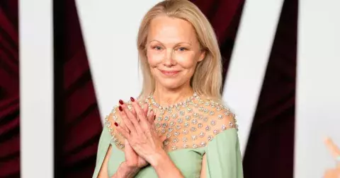 Klub nenalíčených žen: Po Pam Anderson odkládají make-up další hvězdy