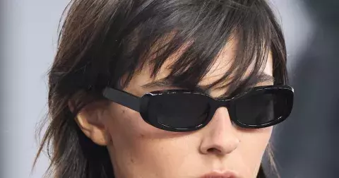 Účes jaro, léto 2025: Tou nejkrásnější ofinkou budiž ta nedokonalá