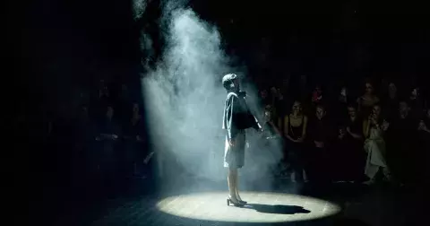 Česká móda 2025: Alexandra Gnidiak oslavuje závodnici Elišku Junkovou