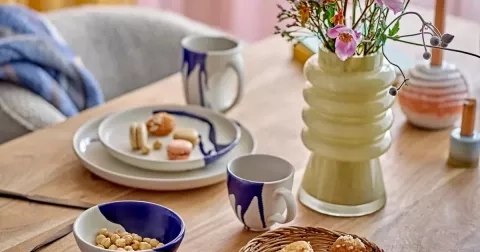 Dopamin dekor 2025: 15 jarních kousků, které vám doma zvednou náladu