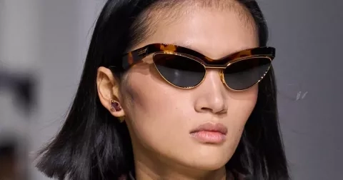 Box bob je zpátky: Účes ze 60. let, který má ostré hrany i postoj