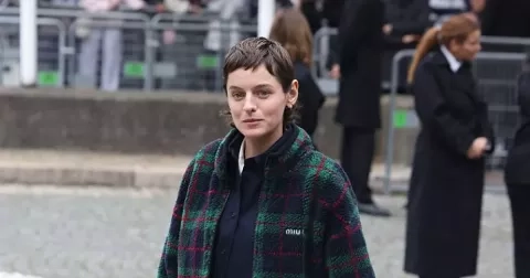 Podzimní must-have: Tartanová sukně ze 70. let dobíjí naše šatníky