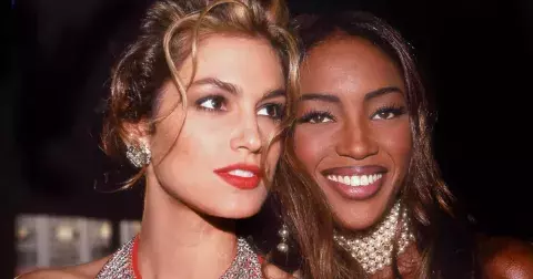 Opticky větší rty: Jak na 90s look podle supermodelek v létě 2025