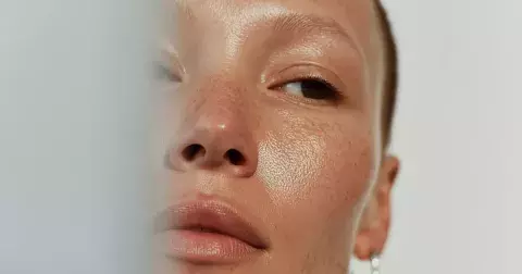 7 nejlepších očních krémů s kolagenem na únavu, vrásky i povadlou pleť