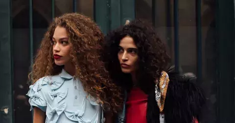 Za kulisami přehlídek: Kde se schází tvůrčí Paříž během týdne módy