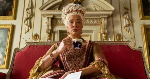 Z carského Ruska až k anglické smetánce: Seriály, které pohltily svět