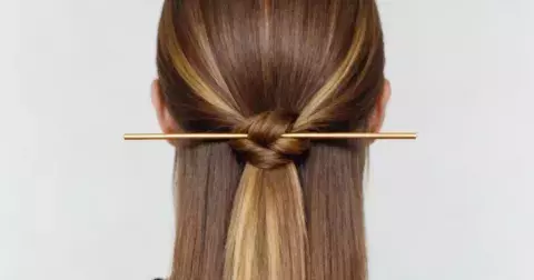 Zelená panika nebo fikce: Může matcha opravdu za vypadávání vlasů?