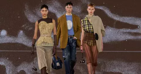 Horoskop na listopad 2025: Blíženci čelí zkouškám, Ryby hledají lásku