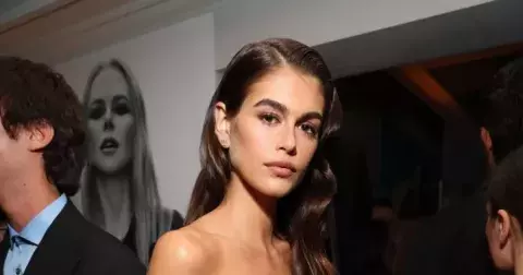 Líčení v barvě roku 2025: 8 make-up produktů v jemné i bohaté hnědé