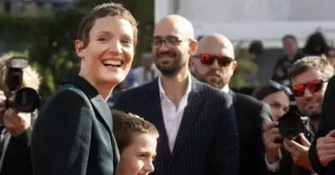 KVIFF 2025: Vicky Krieps okouzlila diváky ve filmu o odvaze být matkou