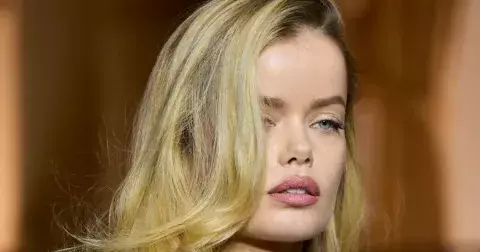 5 horkovzdušných kartáčů, se kterými vykouzlíte luxusní 90s foukanou