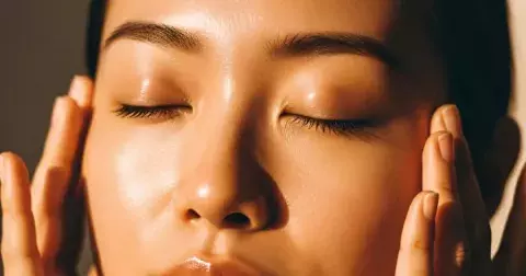 K-beauty hit: Oční krémy s retinalem proti kruhům i unavenému výrazu