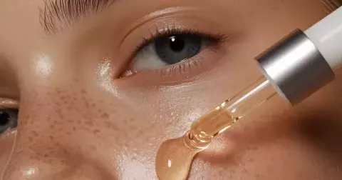 Glowing skin na povel, bez mastného fiaska: Nejlepší oleje na obličej