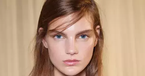 Tajemství glass skin: Sprej s HOCI dokonale vyčistí a uklidní pleť