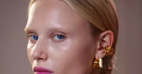 Viditelné či neviditelné: 5 trendy obočí, které ovládnou rok 2026