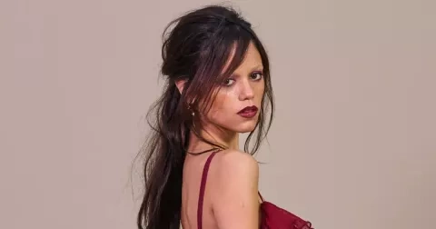 6 rychlých účesů na Silvestra, ve kterých zazáříte do půlnoci i po ní